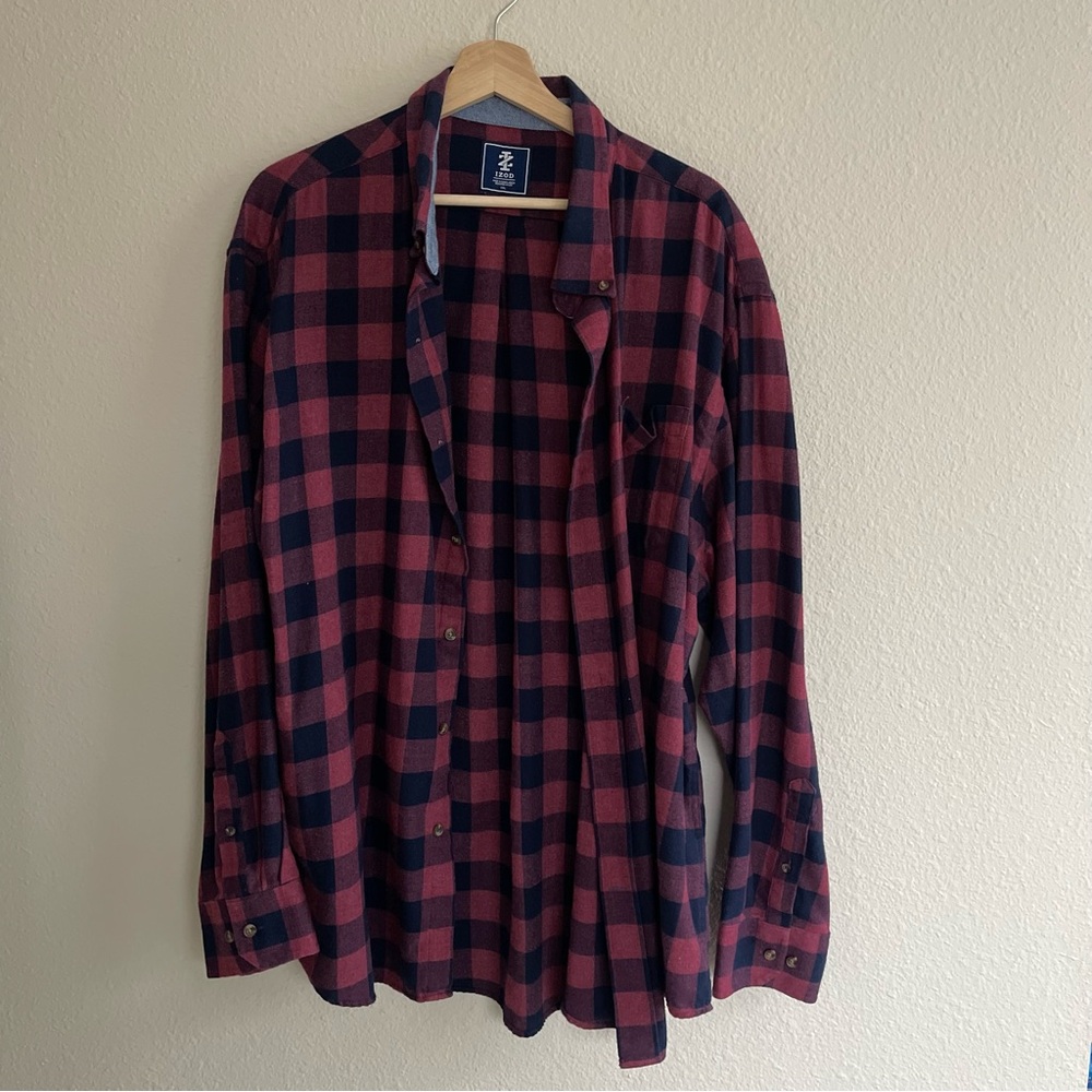 IZOD Navy and Red Plaid Men's Flannel